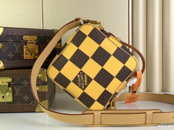 Chess LOUIS Messenger-24*24*8CM VUITTON 0729